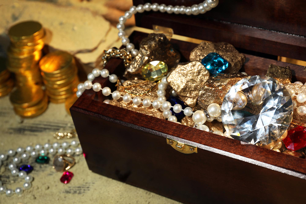 What Is Estate Jewelry and Should You Consider It?