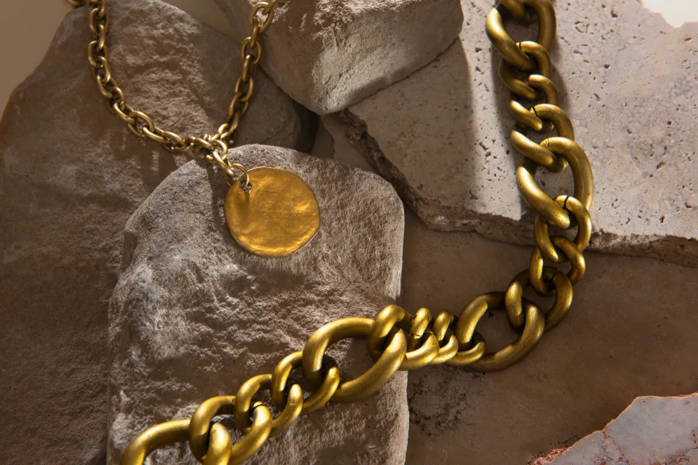 10 Fascinating Facts About Vintage Jewelry