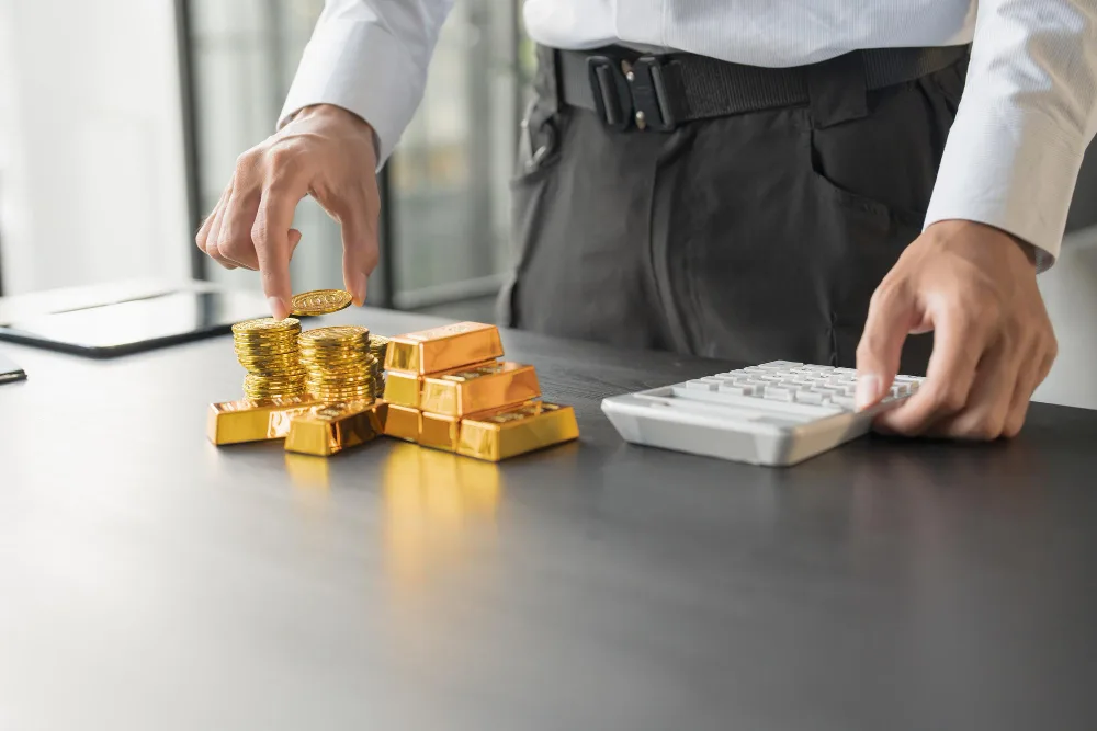 The Pros of Selling Gold to Local Buyers