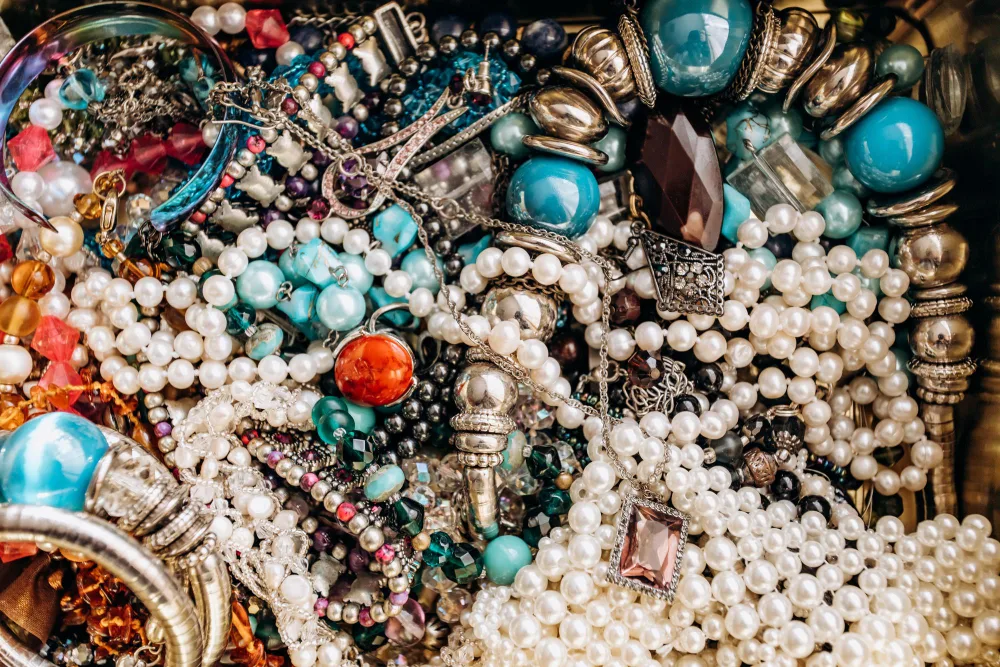 Understanding Vintage Estate Jewelry Value and Significance