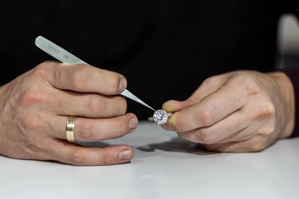 How to Tell if a Diamond is Real