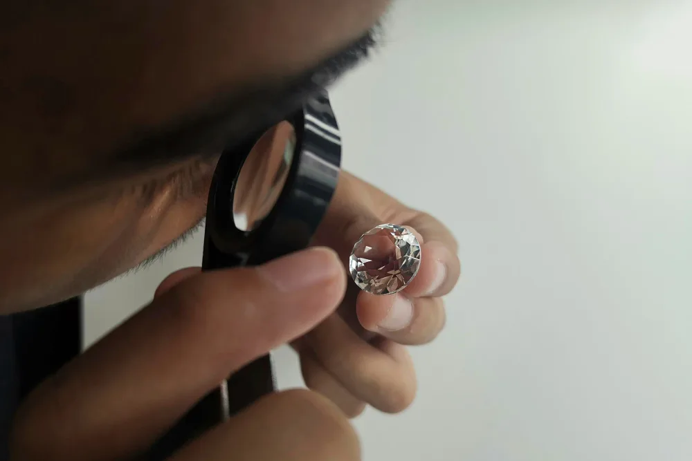 Carat vs Karat: Understanding the Difference for Jewelry Buyers